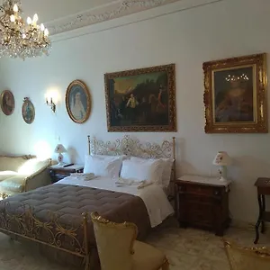 https://pedra-house.taorminaitalyhotels.com