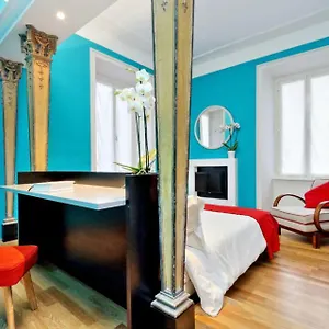 https://piranesi-charmsuite.it-romehotels.com