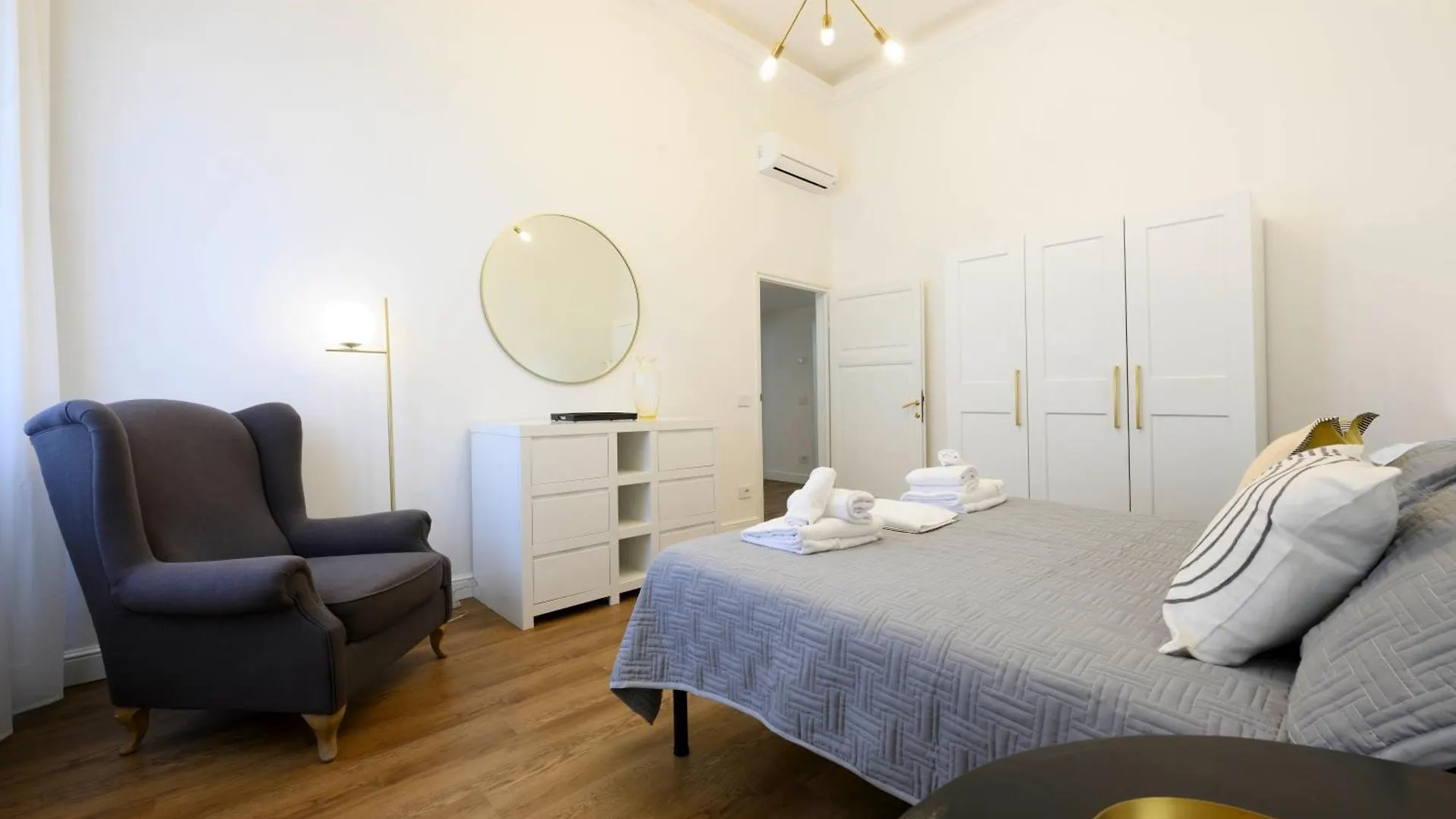 Michelangelo Luxury Apartment Florence 0*,  Italy